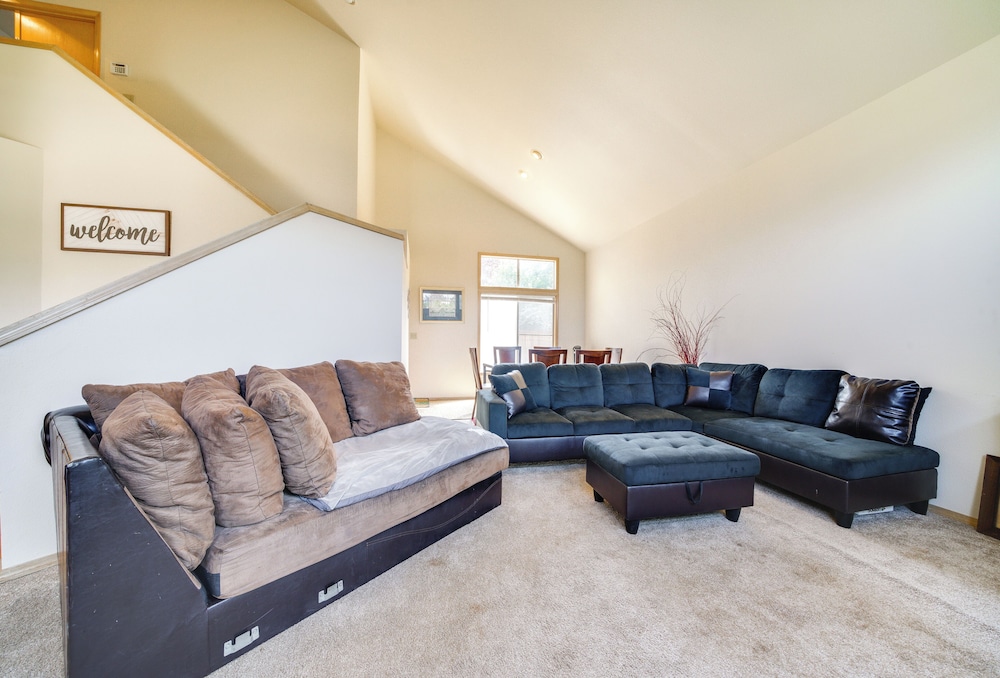 Walk to Hiking Trails: Renton Home w/ Fenced Yard!