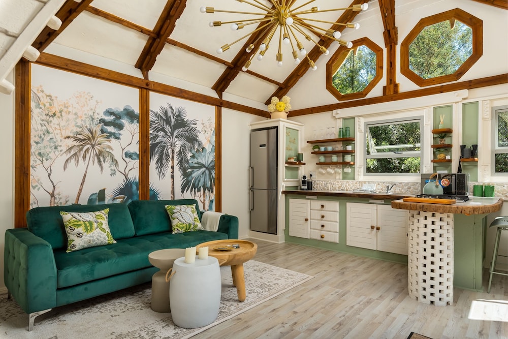 Amazing Riverside Retreat With Hot Tub & Ecopool