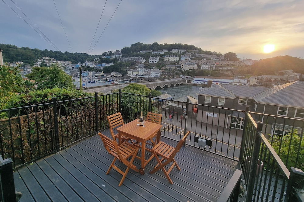 Seaside Escape at Looe Cottage