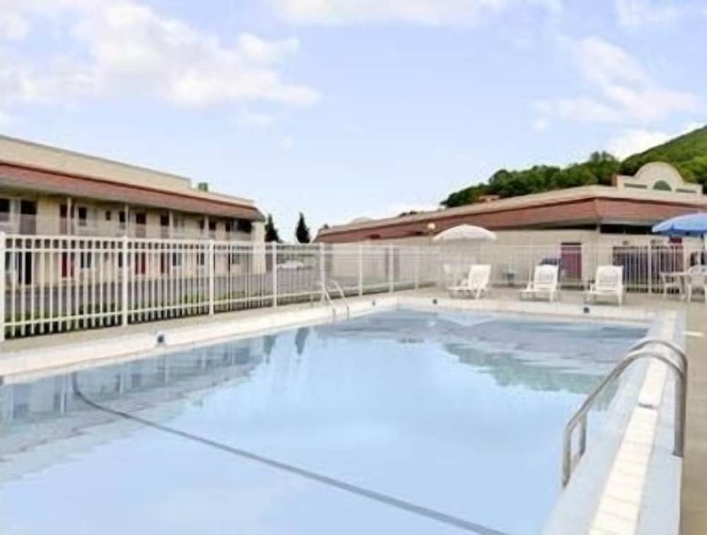 Americas Best Value Inn Marion, NC view 5