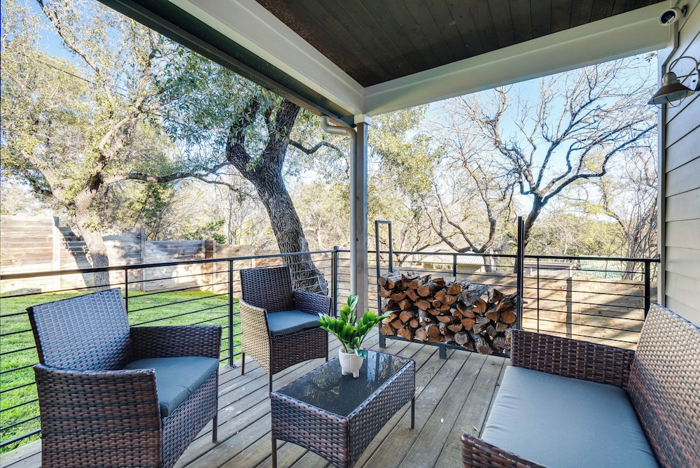 21 Mi to Dtwn: Spacious Home in Austin Suburbs!