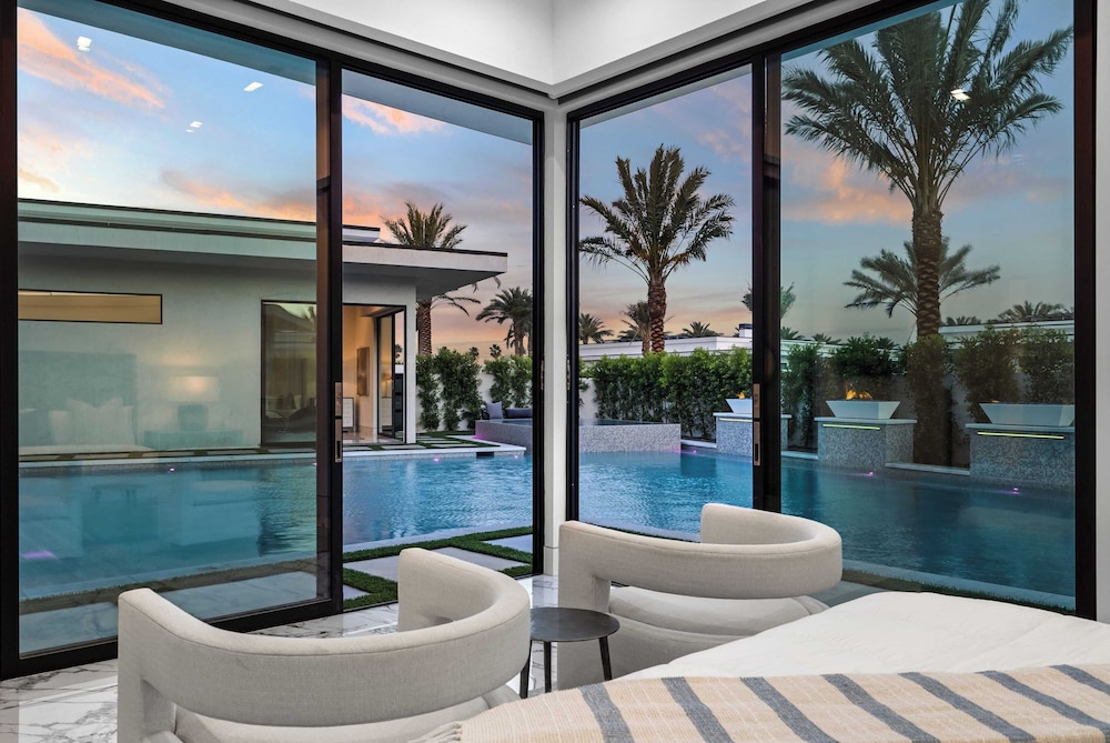 Sleeps 54 3 Luxury Villas w/ Pool + Spa, Pickleball Bravo by Avantstay