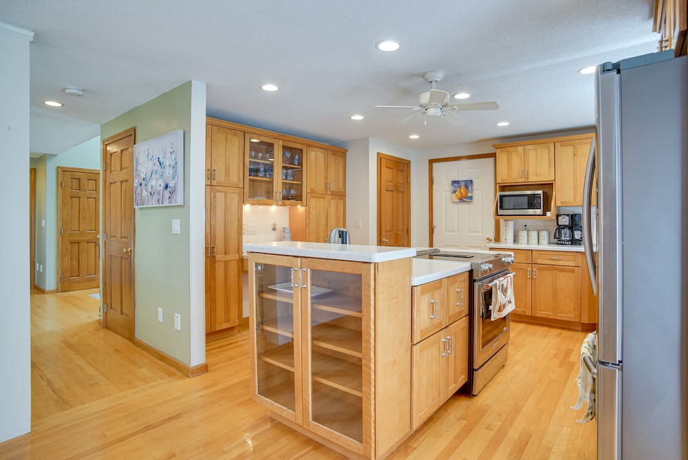 1/2 Mi to Beach: Stunning Home w/ Deck in Falmouth