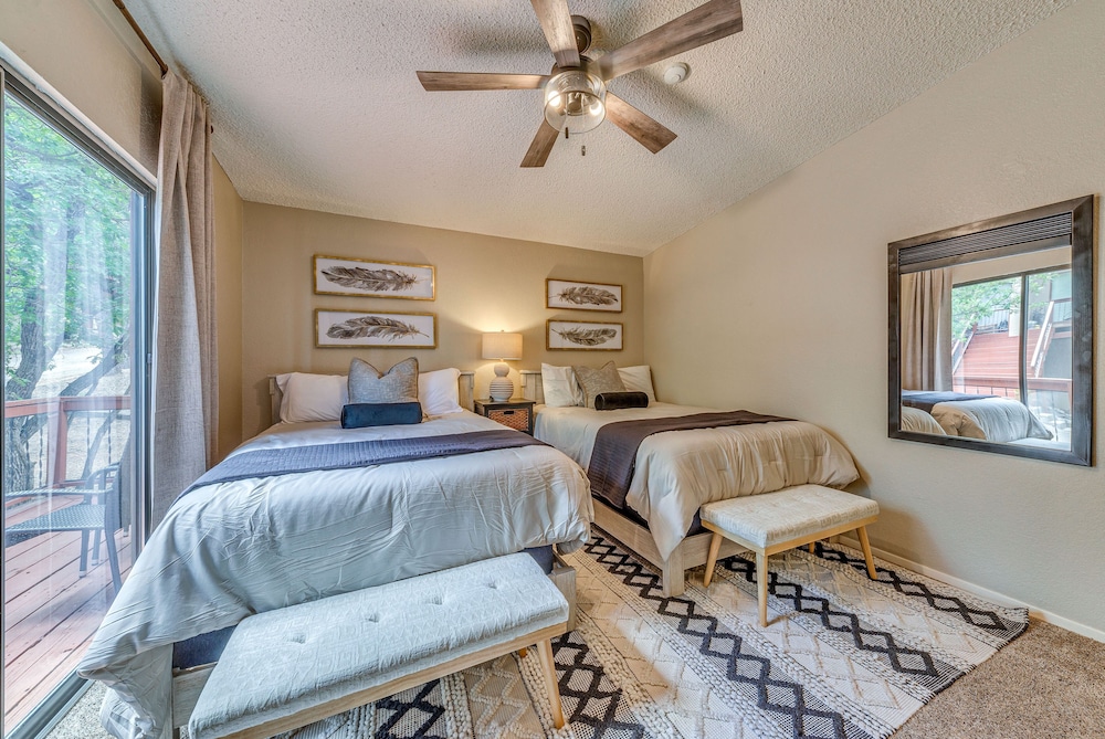 1 Mi to Ski Slopes: Alto Escape w/ Game Room! view 3