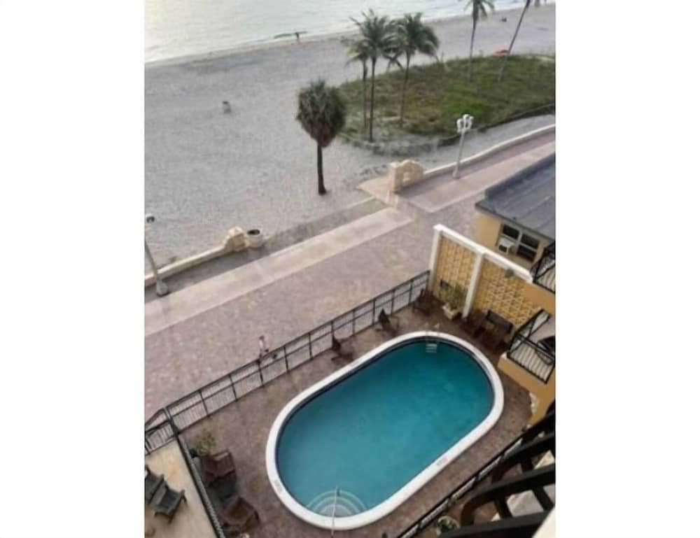 PH 2BED2BATH with Ocean View & Parking