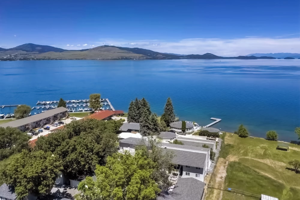Waterfront Condo W & Dock Access