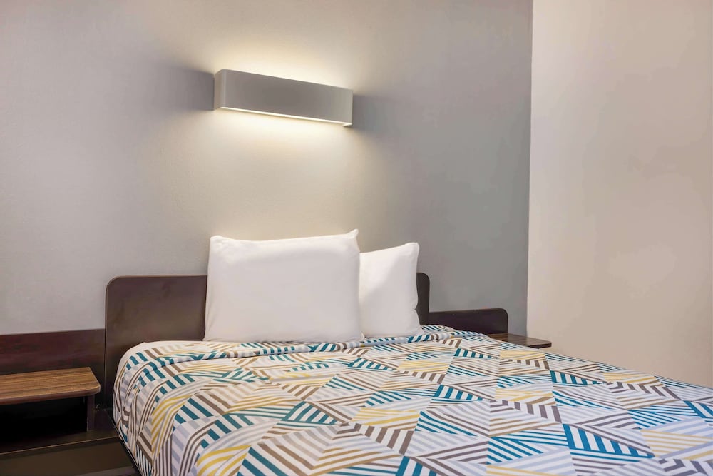 Studio 6 Suites Texas City, Tx - I-45 South - Property Image 22