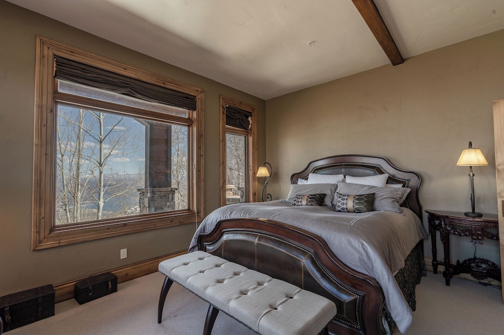 Majestic Ski in Ski Out Estate