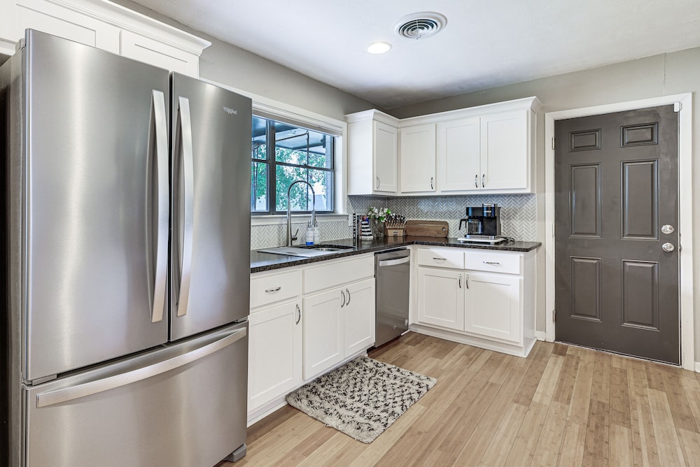 Spacious Bryan Home w/ Patio: 4 Mi to Downtown