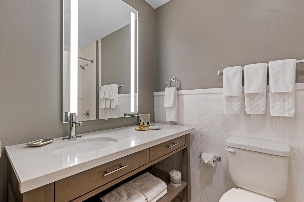 Executive Residency By Best Western Waterloo & Cedar Falls