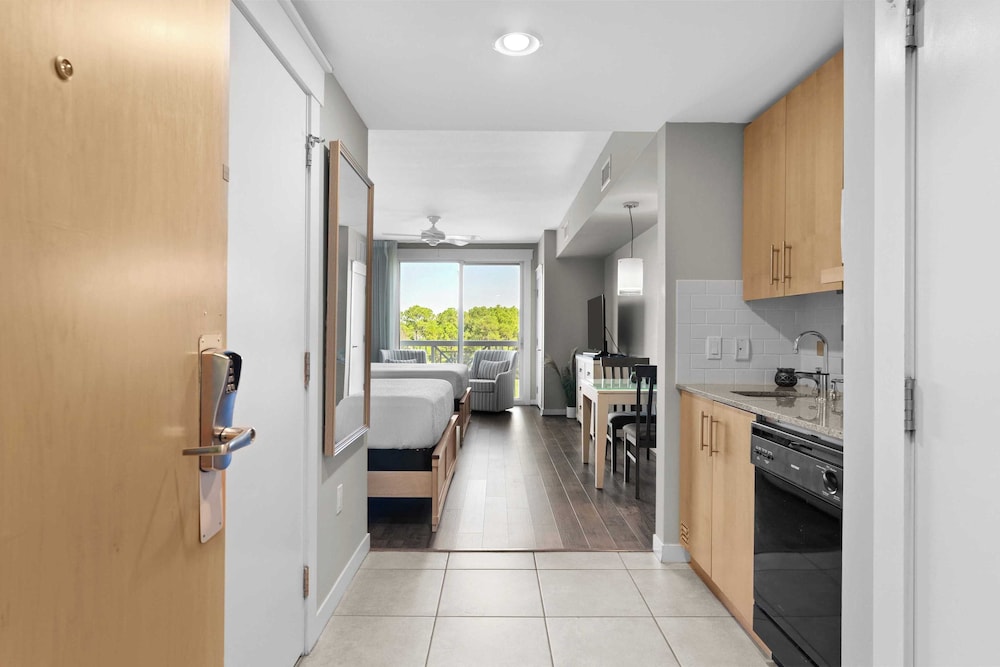 2 Resort Studios by Avantstay Sleeps 8, Pool, Shuttle, Tennis, Near Baytowne & Beach