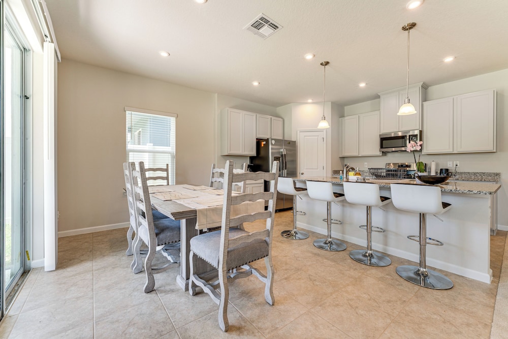 11 Mi to Disney: Family Home w/ Pool Access