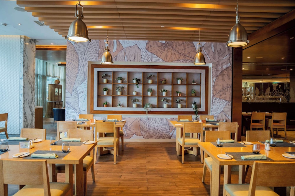 DoubleTree by Hilton Dubai - Jumeirah Beach