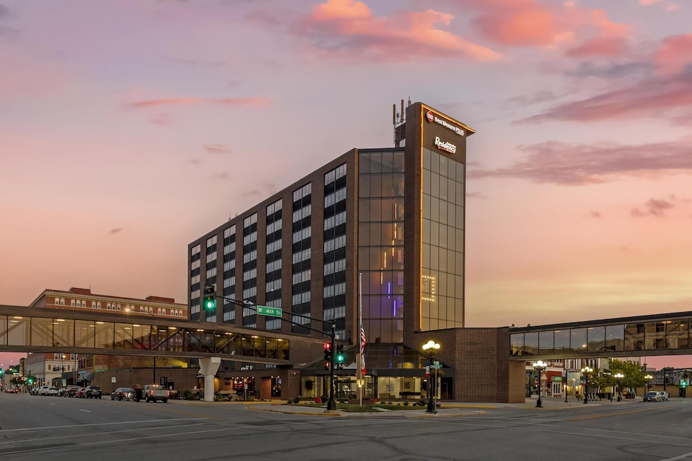 Executive Residency By Best Western Waterloo & Cedar Falls