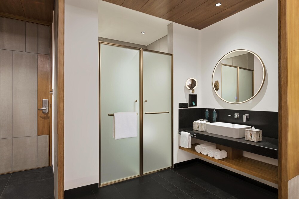 Hilton Hyderabad Genome Valley Resort & Spa