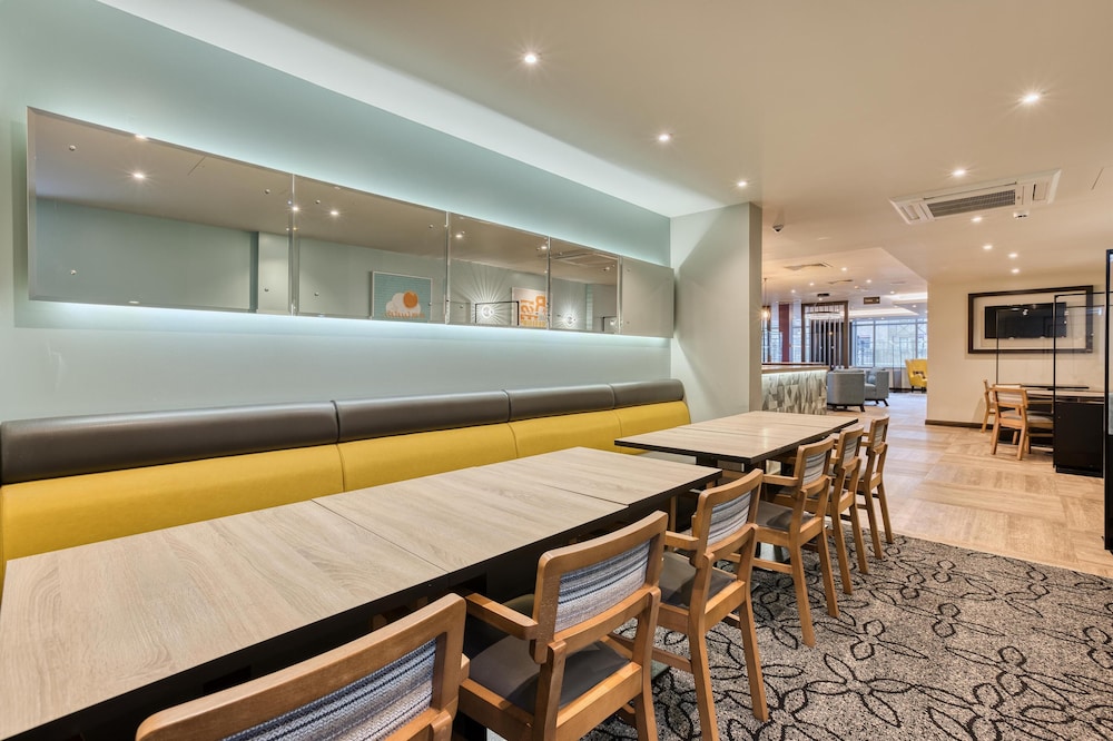 Premier Inn Peterborough City Centre, photo 17