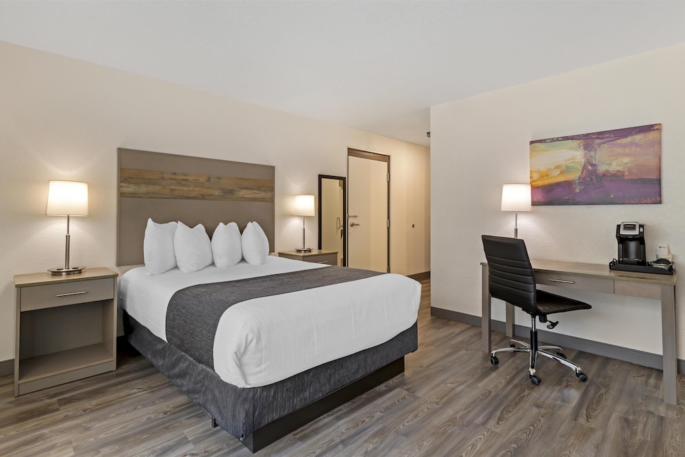 Executive Residency By Best Western Waterloo & Cedar Falls