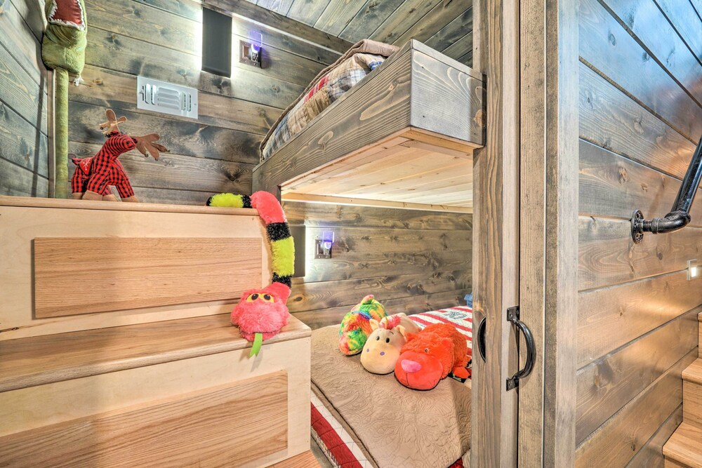 Secluded Creekside Cabin w/ Hot Tub & Fire Pit! view 2