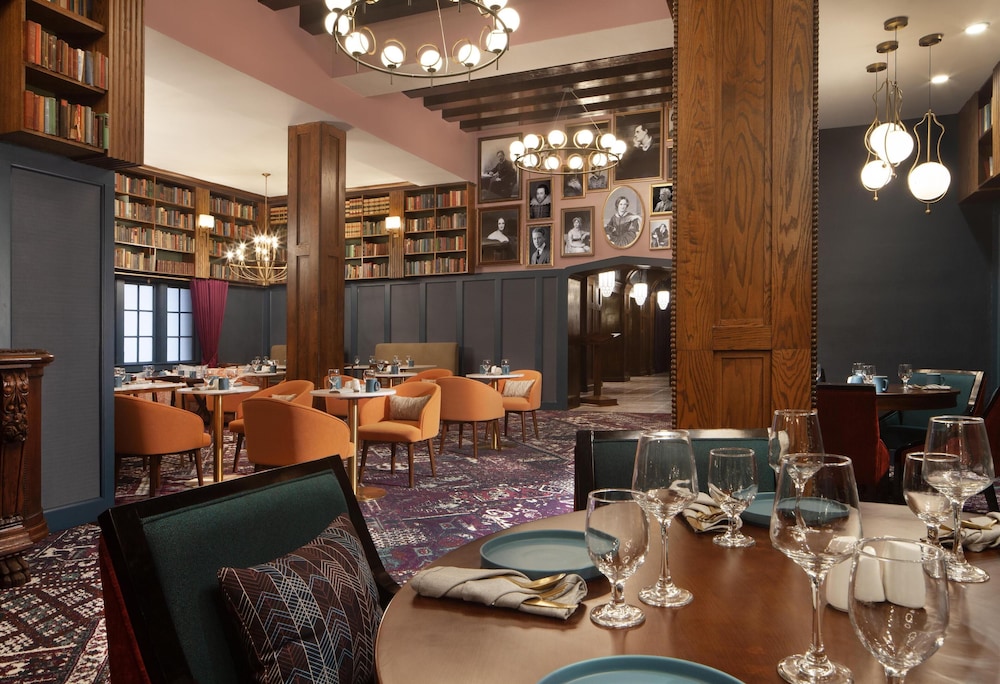 Hotel Royer Urbana Champaign, Tapestry Collection by Hilton