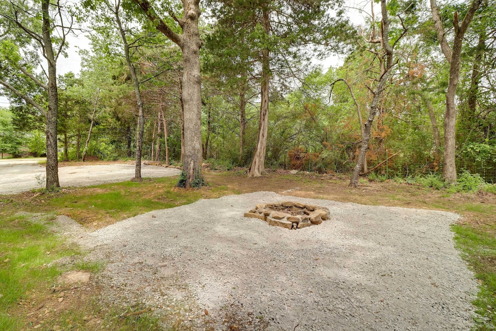 Family Home in Mountain View < 1 Mi to Downtown! view 3
