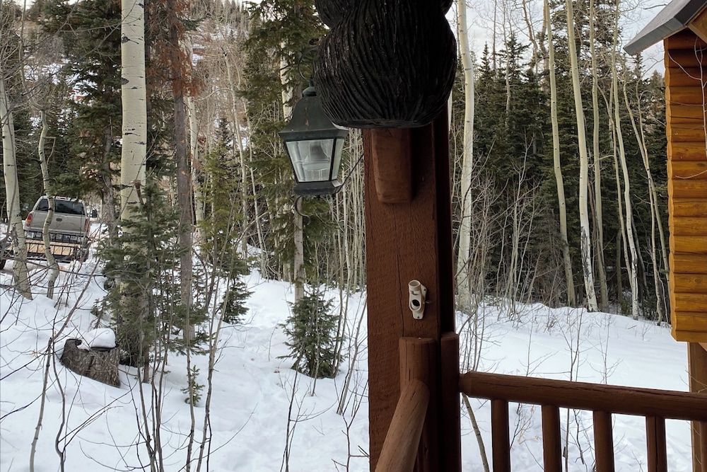 Quiet 2BR Fireplace Balcony W & D