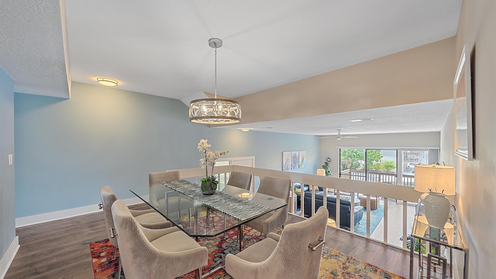 Siesta Beach Retreat 2 Bedroom Townhouse