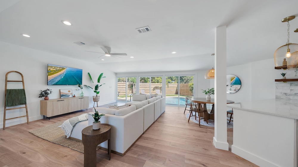 Coastal Cottage 2 Bedroom Home