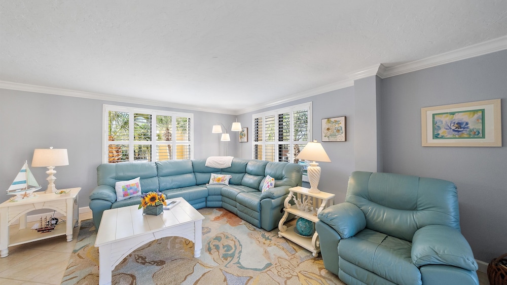 'bout Time 2 Bedroom Condo