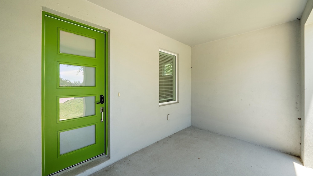 Urban Minimalist Escape 4 Bedroom Home