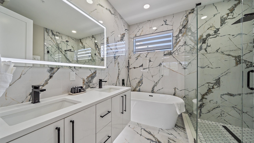 Uptown Oasis 3 Bedroom Townhouse