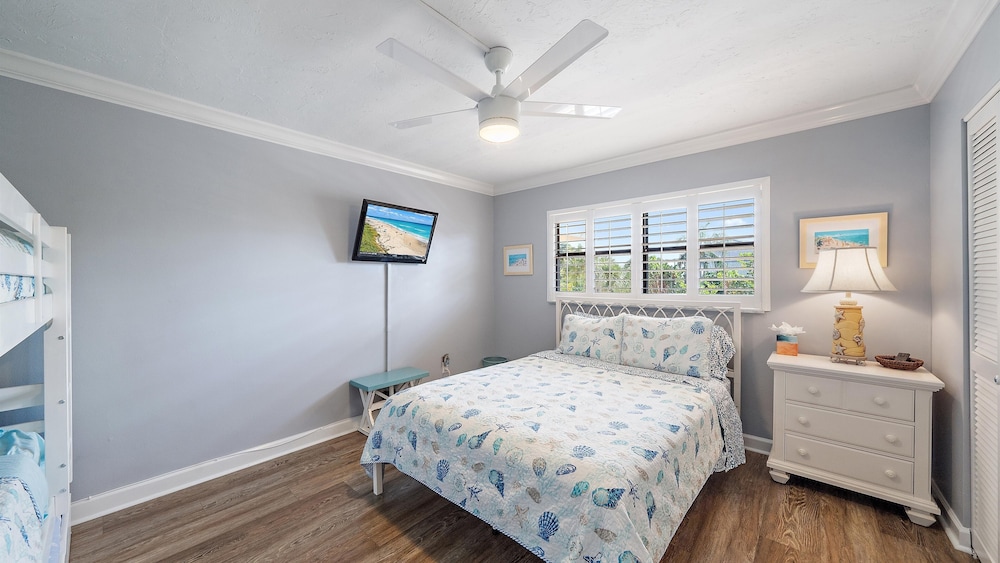 'bout Time 2 Bedroom Condo