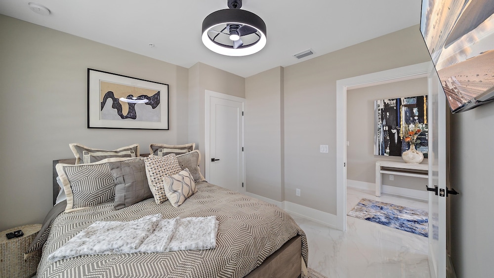 Uptown Oasis 3 Bedroom Townhouse