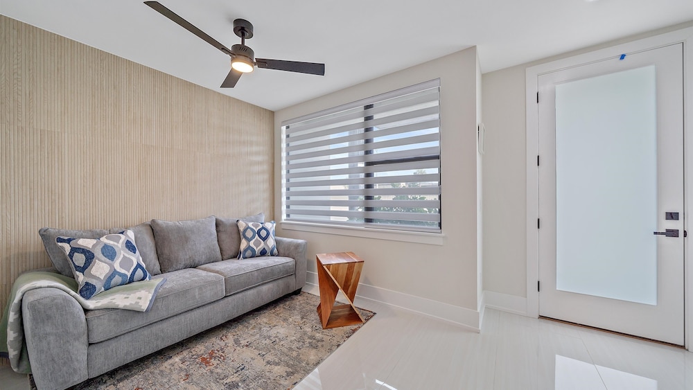 Coastal Moderne 2 Bedroom Townhouse