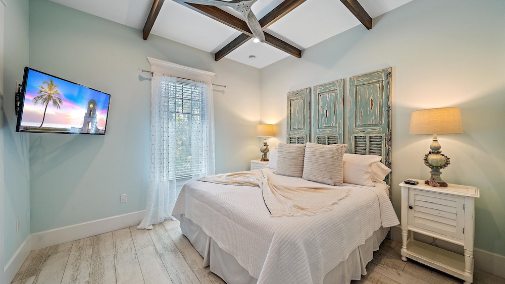 Dream Island 8 Bedroom Home