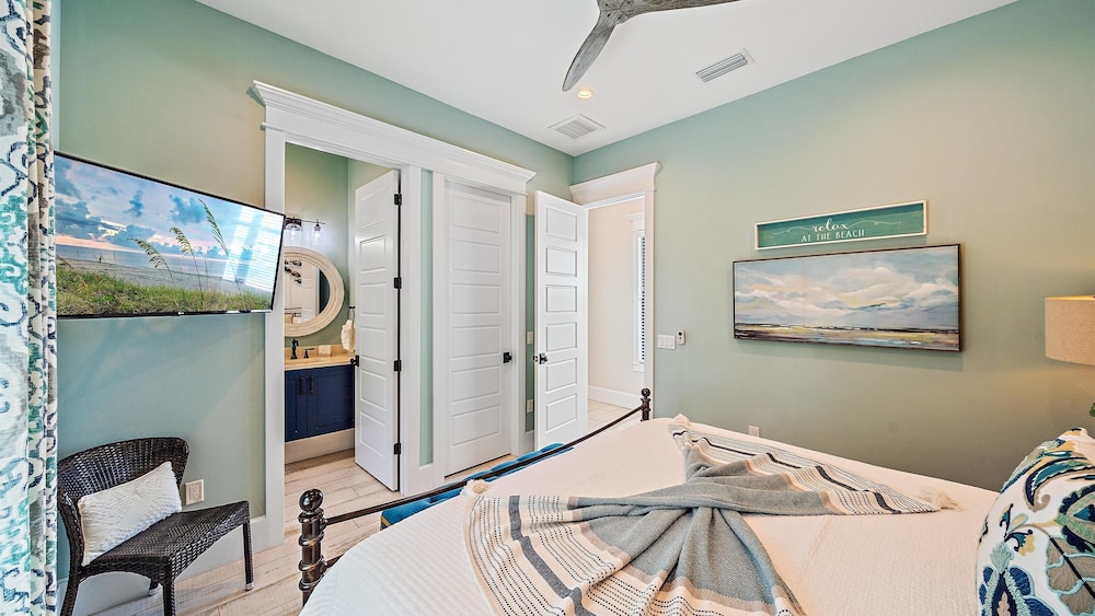 Dream Island 8 Bedroom Home
