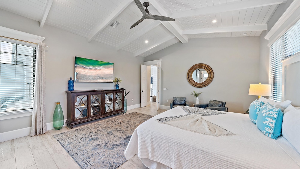 Dream Island 8 Bedroom Home