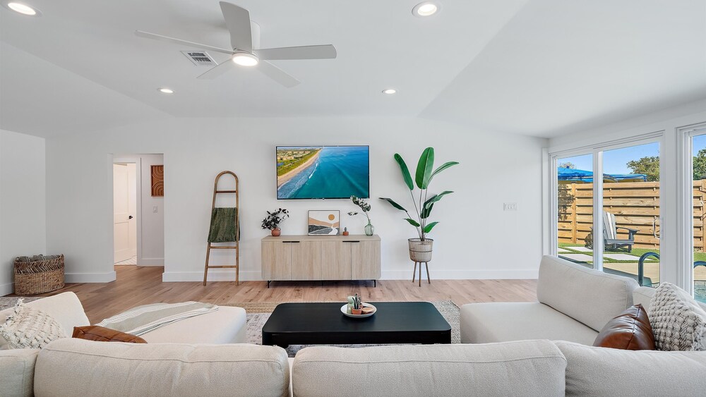 Coastal Cottage 2 Bedroom Home