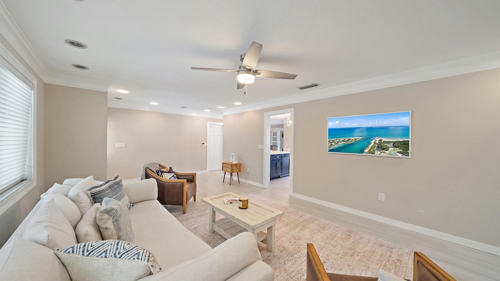 Gulf Tide Getaway 2 Bedroom Home