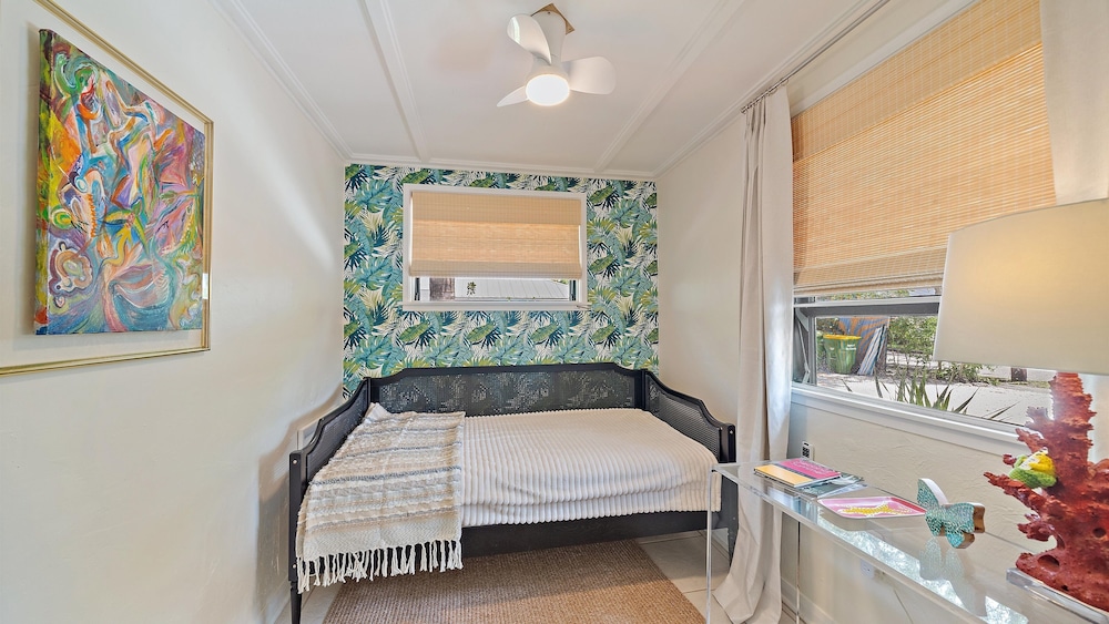 Hidden Oasis A 1 Bedroom Bungalow
