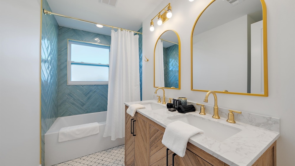 Coastal Cottage 2 Bedroom Home