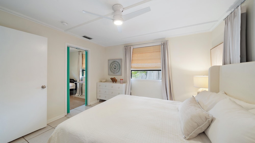 Hidden Oasis A 1 Bedroom Bungalow