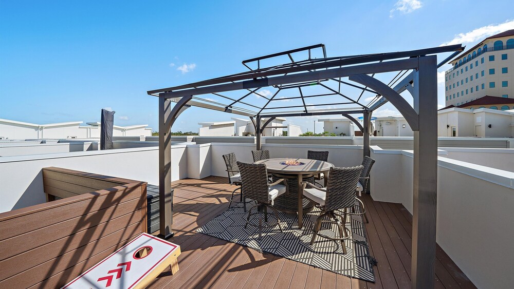 Bella Vista Uptown 4 Bedroom Townhouse view 4