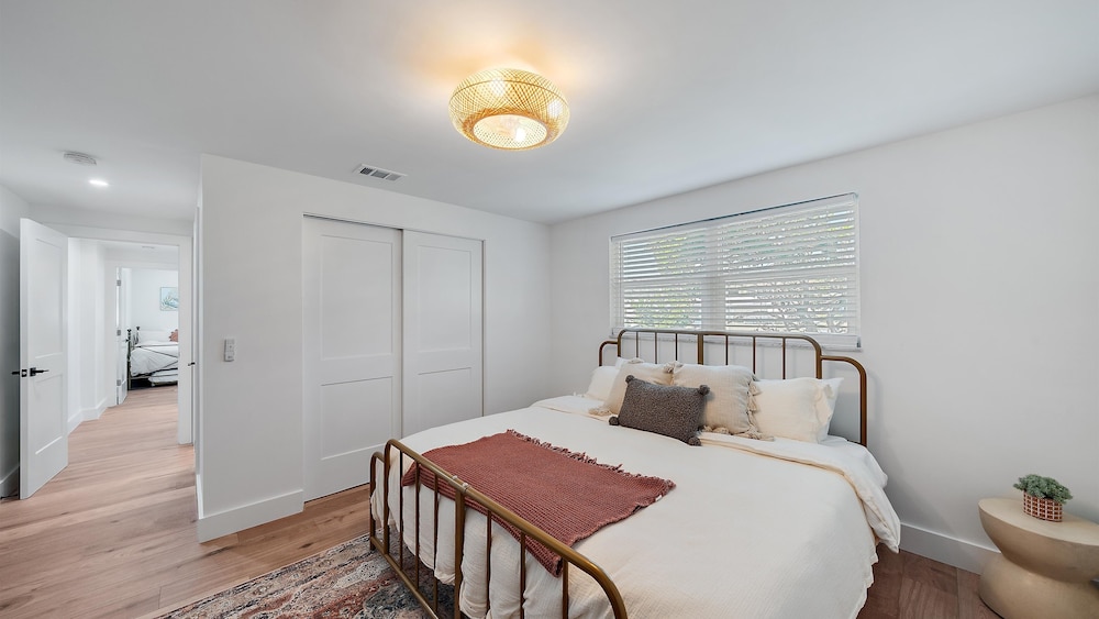 Coastal Cottage 2 Bedroom Home