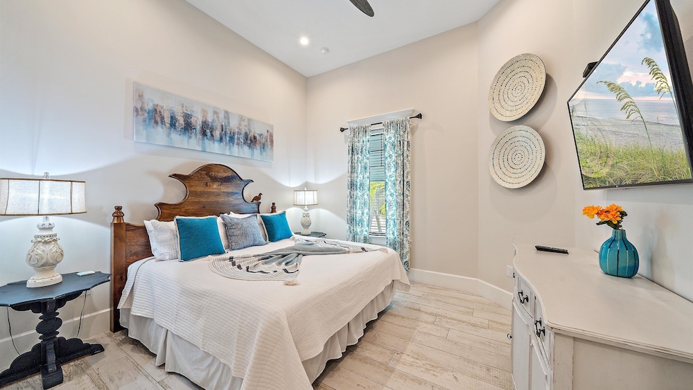 Dream Island 8 Bedroom Home