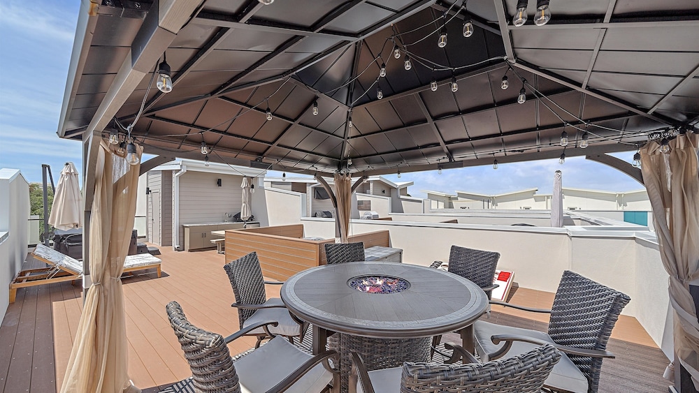 Bella Vista Uptown 4 Bedroom Townhouse view 2