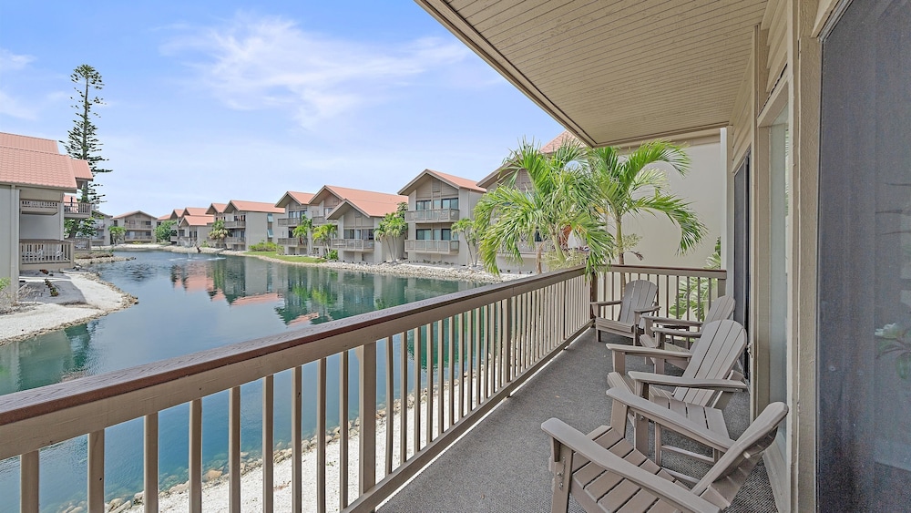 Siesta Beach Retreat 2 Bedroom Townhouse