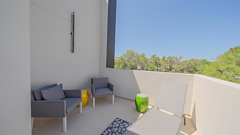 Uptown Oasis 3 Bedroom Townhouse