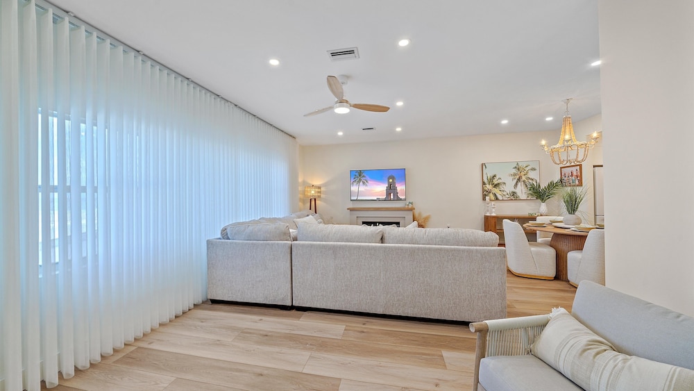 The Beach House 2 Bedroom Condo