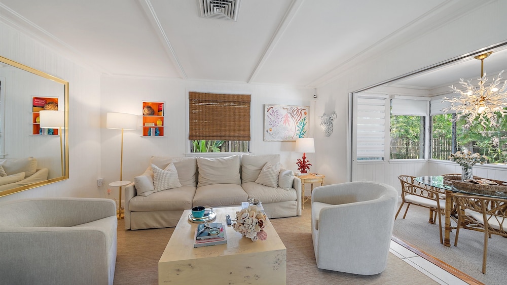 Hidden Oasis A 1 Bedroom Bungalow