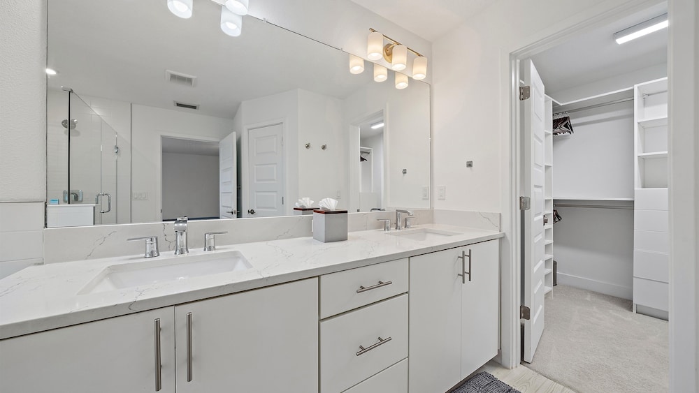 Urban Minimalist Escape 4 Bedroom Home